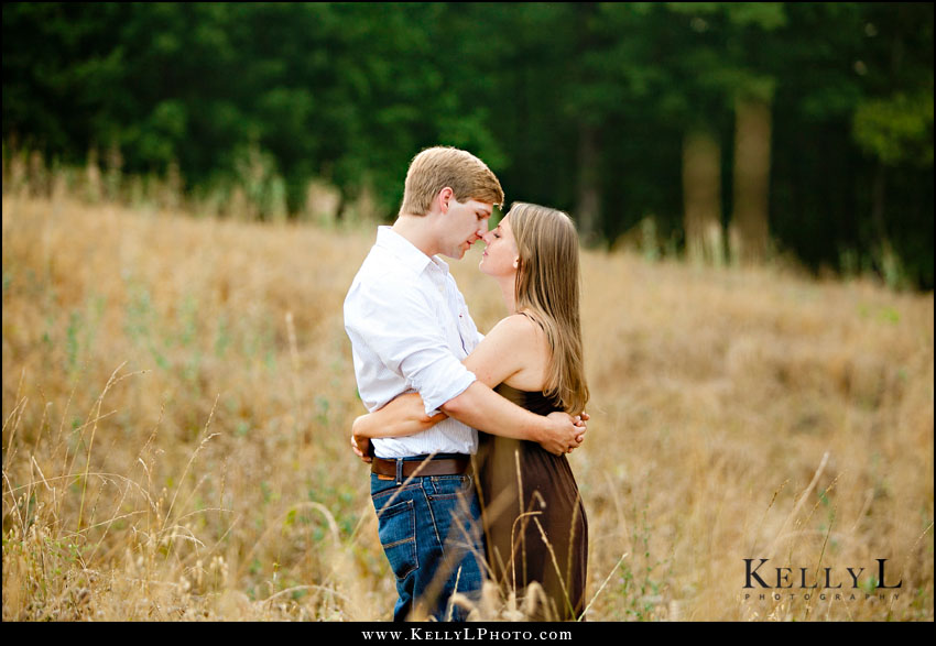 engagement portrait in a field