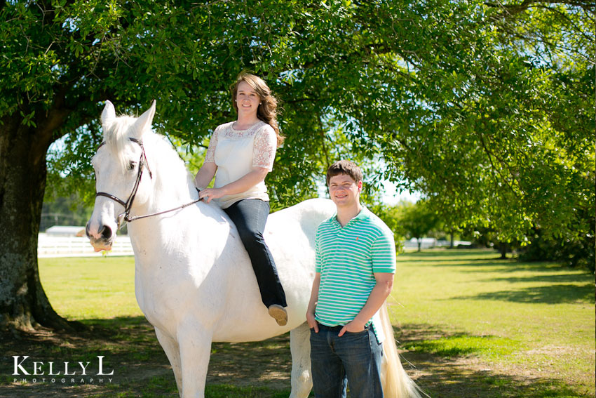 engagement photos with horse