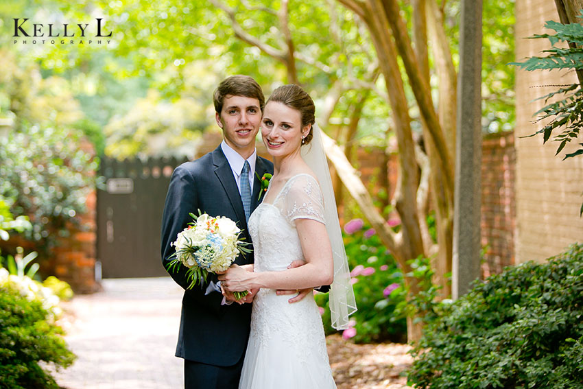 bride and groom on the horseshoe