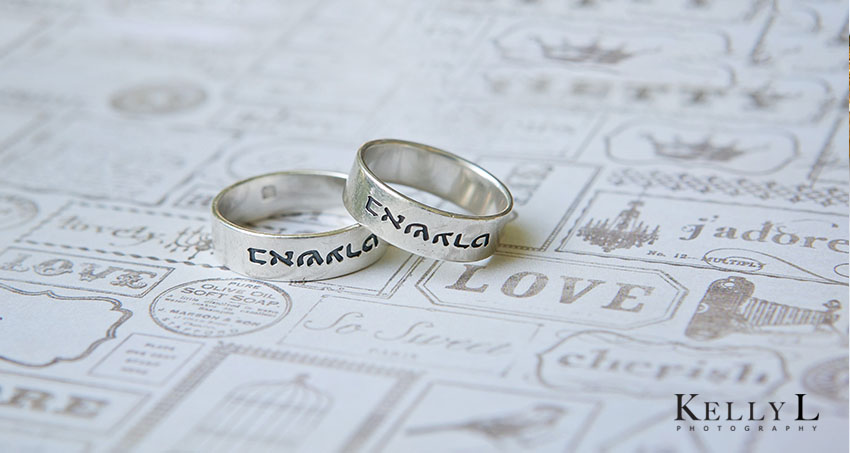 wedding rings with engravings