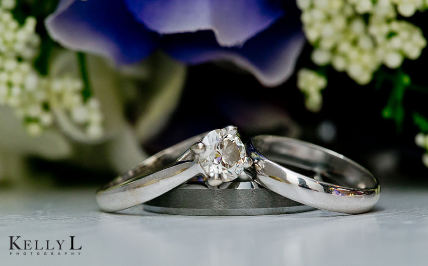 wedding bands with flowers