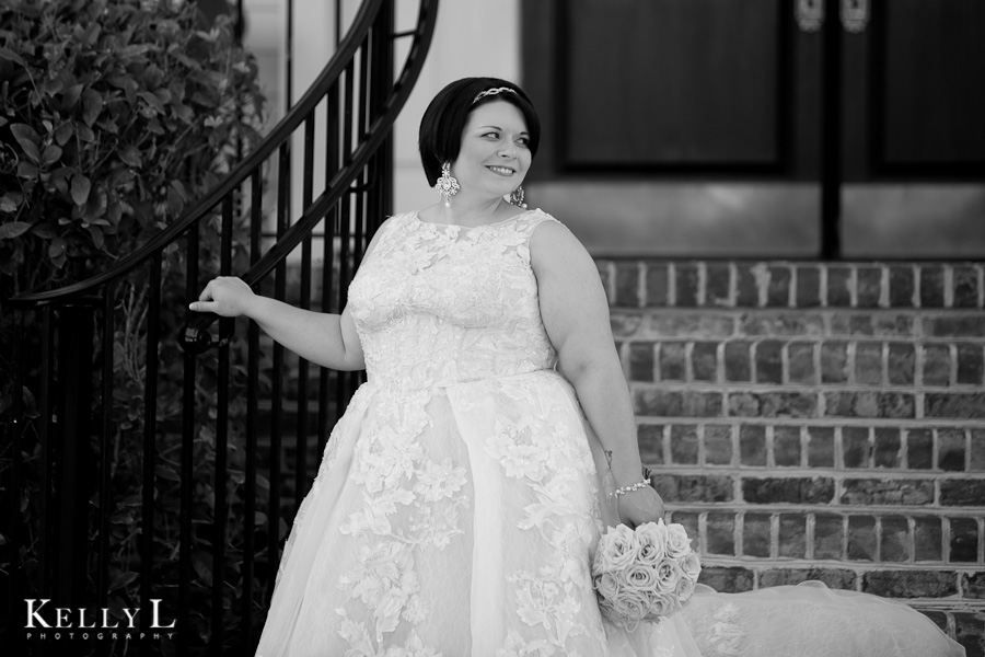 black and white bridal portrait