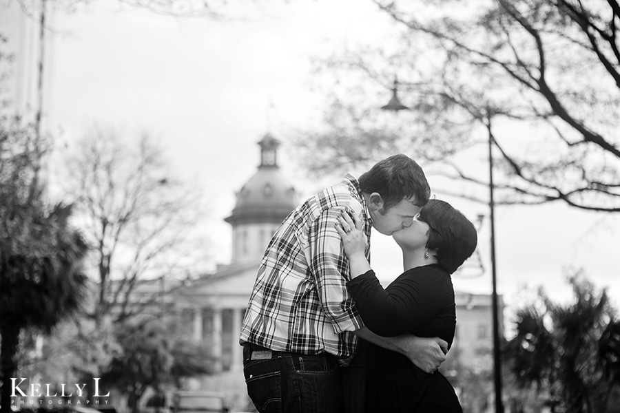 romantic portrait in front of south carolina state house
