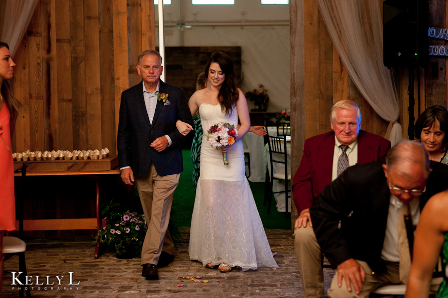 barn wedding at oakley farms
