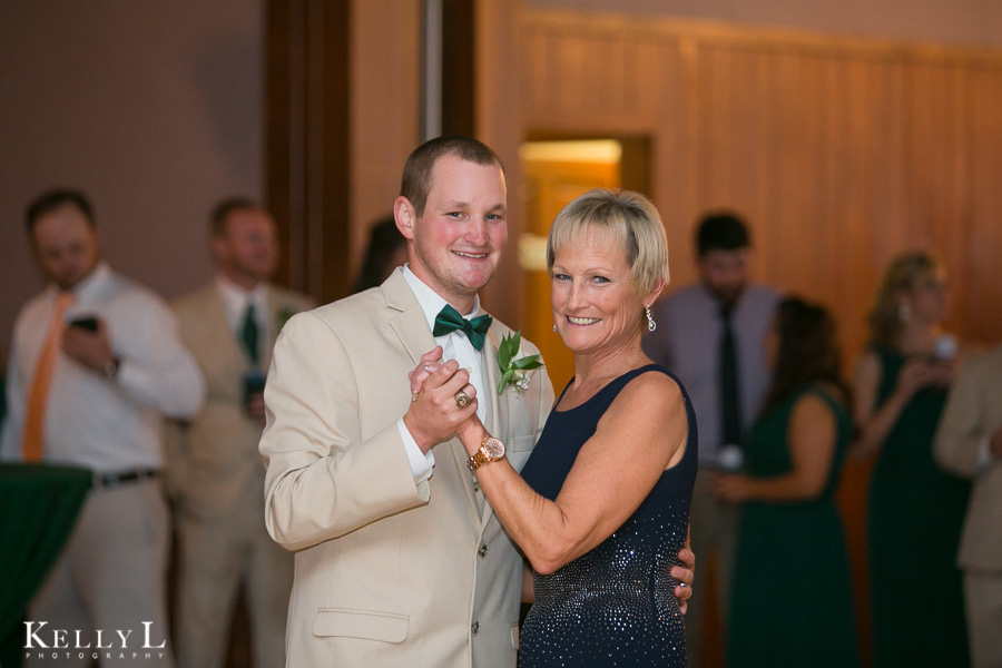 groom dances with his mom