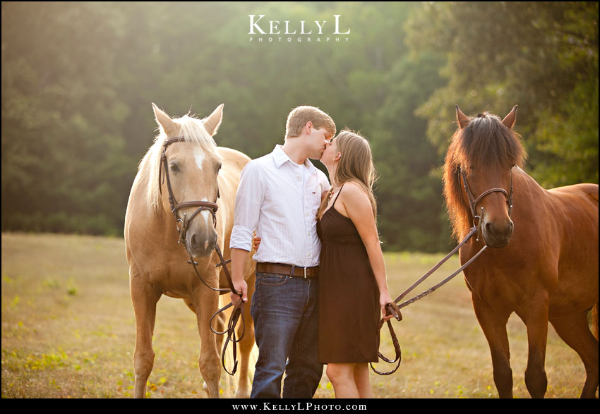 covington engagement photo with horses